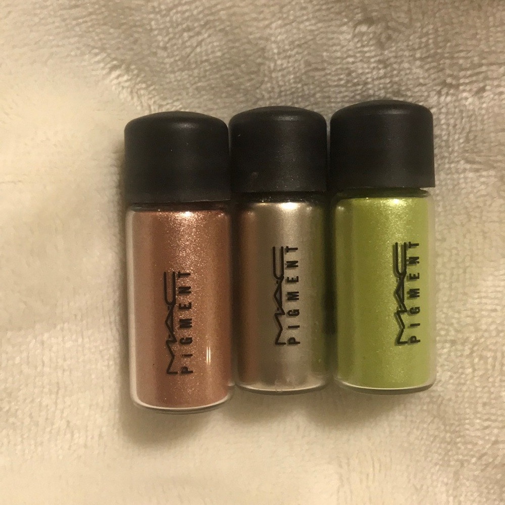 Mac mini pigment in Chartreuse, Platinum, and Tan.